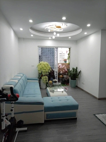 Cho thuê căn hộ giá tốt No12 Sài Đồng. Để lại nội thất. Giá 7tr/ tháng.