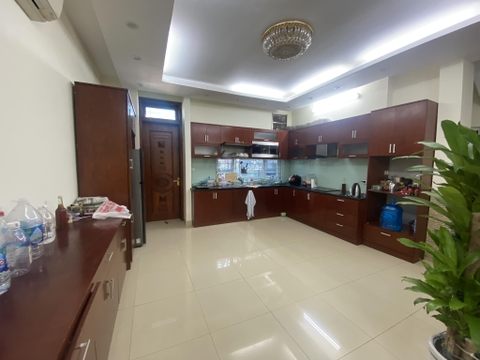 Cho thuê biệt thự cực đẹp tại KĐT Việt Hưng, Long Biên. S: 160m2. Giá: 26tr/tháng. LH: 0389544873