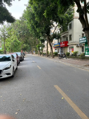 BÁN CHUNG CƯ TẦNG 1 VIỆT HƯNG