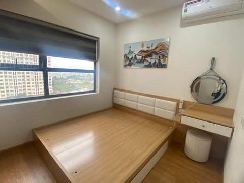 Cho thuê căn full đồ 2 ngủ đẹp tại TSG Lotus Sài Đồng. S: 72m2. Giá: 10triệu /tháng. Lh: 0961910403