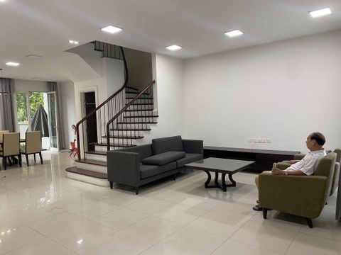 Cho thuê biệt thự full nội thất tại Vinhomes Reverside, Long Biên, Hà Nội. LH: 0389544873