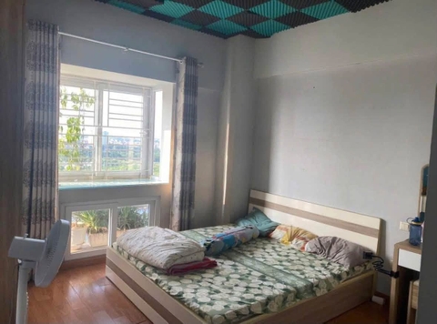 Gia đình cần bán căn 2 ngủ 2 vệ sinh CT17 Green House Việt Hưng. 72m2. Giá 4,x tỷ
