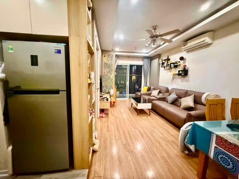 Cho thuê căn 2 ngủ full nội thất Ecohome Phúc Lợi. Giá 8,5tr. Lh: 0981716196