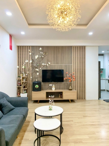 Bán căn hộ chung cư NO08 Giang Biên-Long Biên. S: 72m2. Liên hệ: Em Hùng 0971902576
