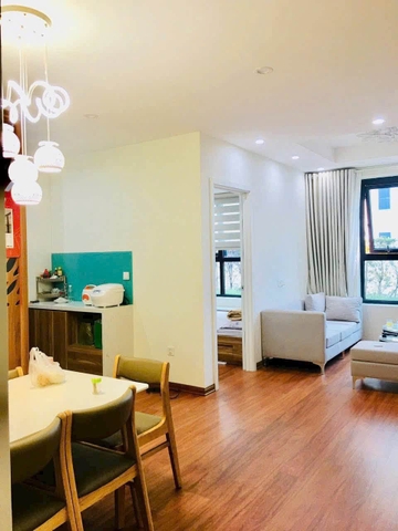 Cần bán nhanh căn hộ 2 phòng ngủ 1 vệ sinh Valencia Garden KDT Việt Hưng, Long Biên. 61m2. Để lại toàn bộ nội thất. Giá: 4,x tỷ ( có thương lượng )