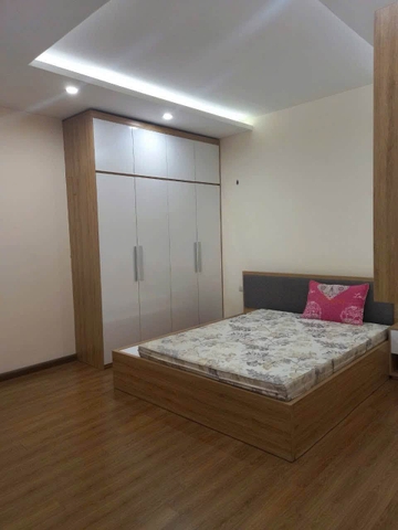 Gia đình bán căn 2 ngủ 2 vệ sinh Valencia Garden Việt Hưng. 66m2. Giá 4,x tỷ ( CTL )
