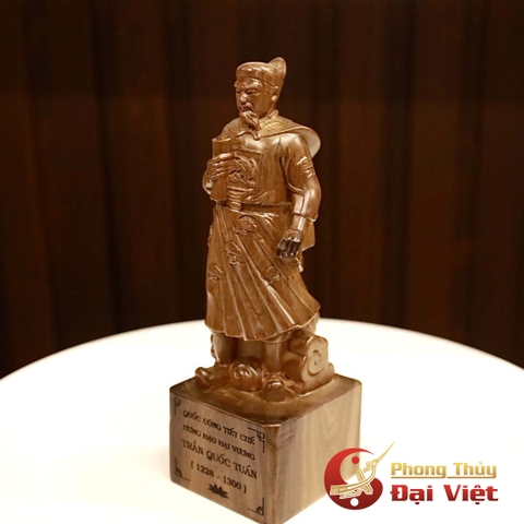 Tượng Trần Quốc Tuấn Bằng Gỗ Bách Xanh Cao 20cm - 0.35kg