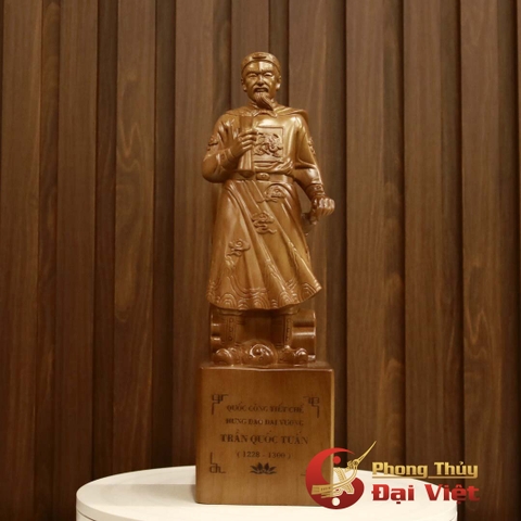 Tượng Trần Quốc Tuấn Bằng Gỗ Bách Xanh Cao 40cm - 1.9kg