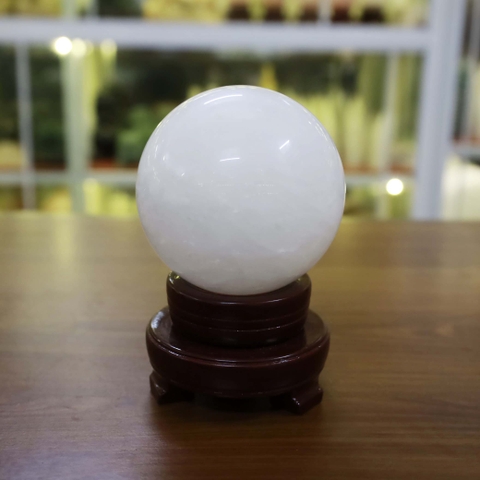 Quả cầu thạch anh trắng đục ĐK 9cm - 1kg-MTB451
