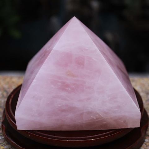 Kim tự tháp thạch anh hồng-13x10.5cm-2.25kg-MTA505