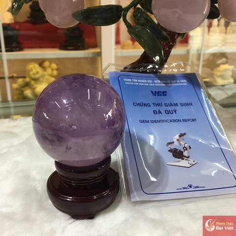 Quả cầu thạch anh tím