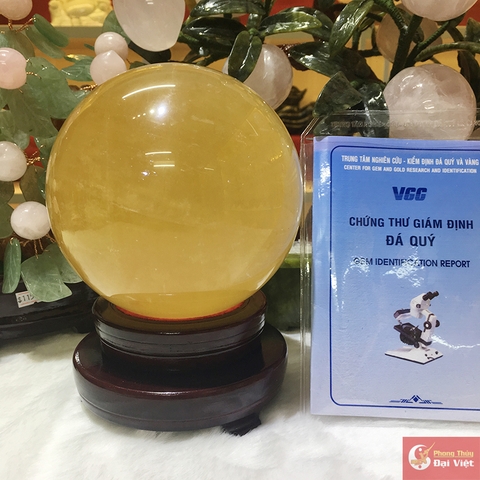 Quả cầu tinh thể vàng