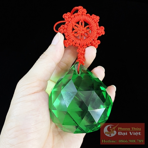 Quả cầu treo vát cạnh màu xanh lục