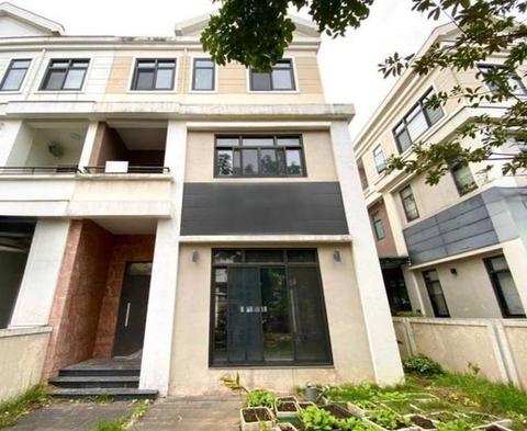 Biệt thự triệu USD Hà Nội bán cắt lỗ cũng không ai dám chốt mua