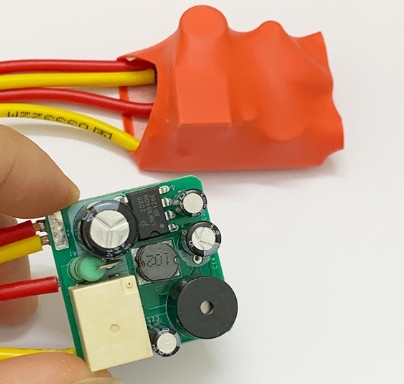 Mạch chống cắm nhầm điện 220V cho thiết bị 110V có còi hú báo động ( loại siêu mỏng )-chịu dòng 40A trong 1 giờ