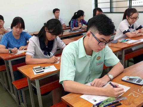 Công việc của gia sư kèm bài là gì?