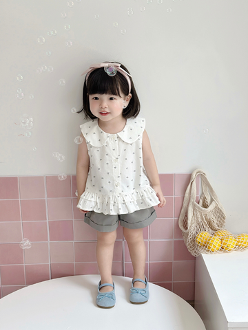 Set áo sơ mi trái tim ghi và quần short gập gấu