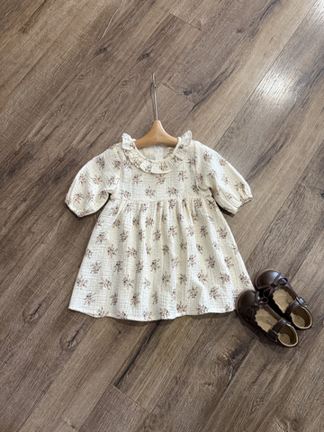 Tay lỡ xô muslin hoa kem cổ bèo