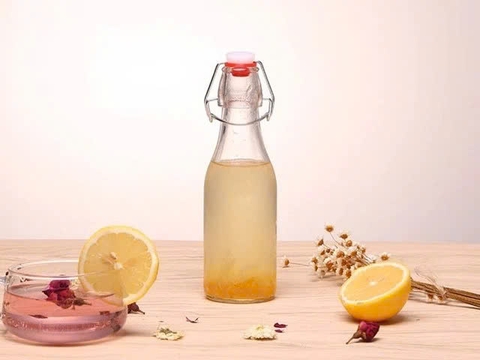 Chai thủy tinh vuông nắp cài 250ml - SAPATA