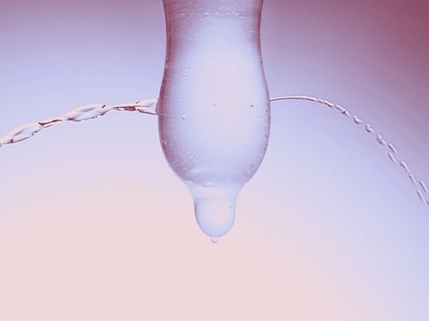 Bao cao su bị thủng lỗ nhỏ có thai không? Cách tránh thủng bao cao su