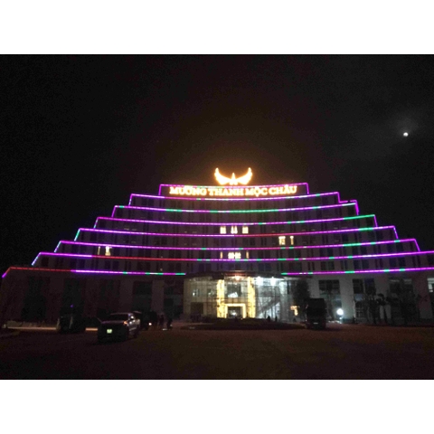 Trang trí đèn led chiếu sáng khách sạn Mường Thanh - Mộc Châu