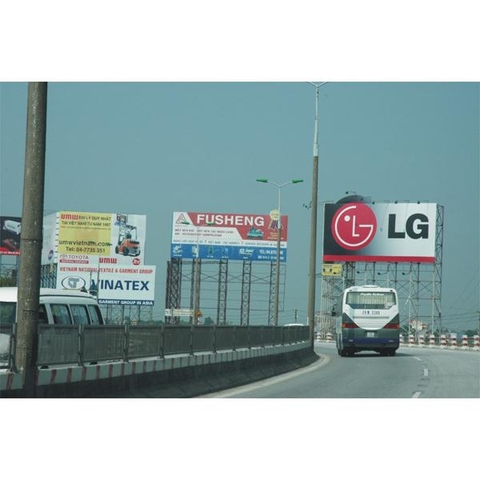 Biển Pano đoạn cong gần ngã tư Nội Bài