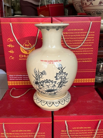 Bình Bảo Châu Hoa Sen Cao 34cm Quà Tặng Cho Sự Kiện Cuối Năm