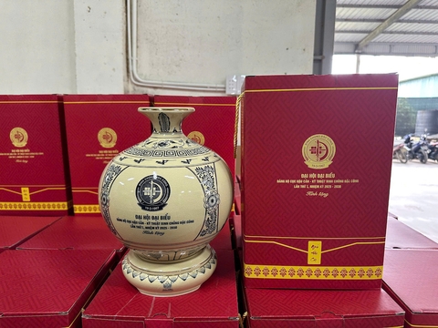Bình Hút Lộc Tứ Cảnh Đại Hội Của Binh Chủng Đặc Công