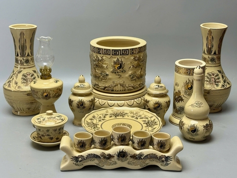 SET Đồ Thờ Cho Ban Thờ 1,07m Bát Hương Đắp Nổi Gốm Chu Đậu Vẽ Vàng