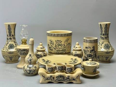 Bộ Đồ Thờ Hoạ Tiết Hoa Sen Cho Ban Thờ 1,07m Gốm Chu Đậu Truyền Thống