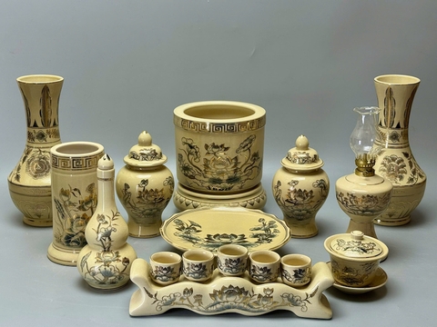 Bộ Đồ Thờ Cho Ban 1,27m-1,53m Hoạ Tiết Hoa Sen Gốm Chu Đậu Vẽ Vàng