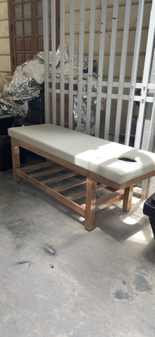 Giường matxa chân gỗ thụt đầu