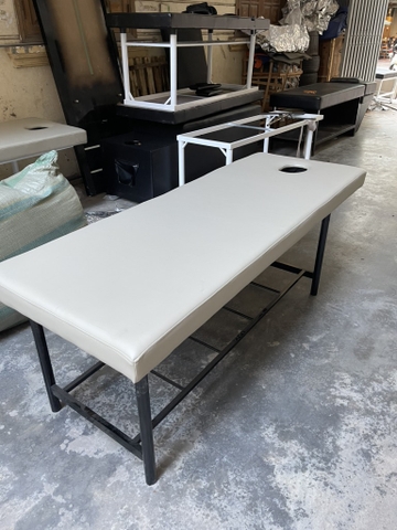 Giường matxa chân đen nhỏ