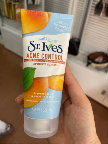 sữa rửa mặt hạt stives mơ