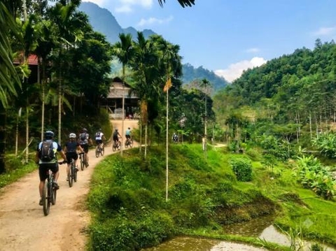 12 DAY NORTHERN VIETNAM CYCLING TOURS | XUAN SON - MOC CHAU - MAI CHAU - PU LUONG