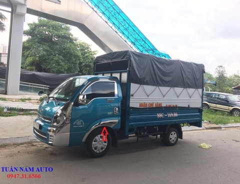 ỐP MẠ INOX TAI (CUA LỐP) XE TẢI KIA K250, K200, BONGGO 3 (TIÊU CHUẨN)