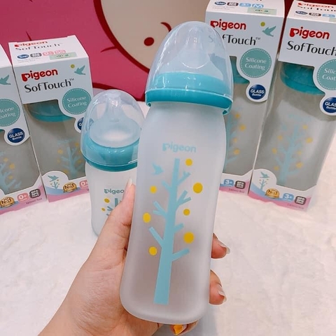 Bình sữa thủy tinh silicone cây xanh Pigeon 160ml & 240ml