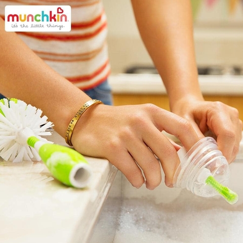 Cọ rửa bình sữa và núm ti Munchkin Deluxe MK15769