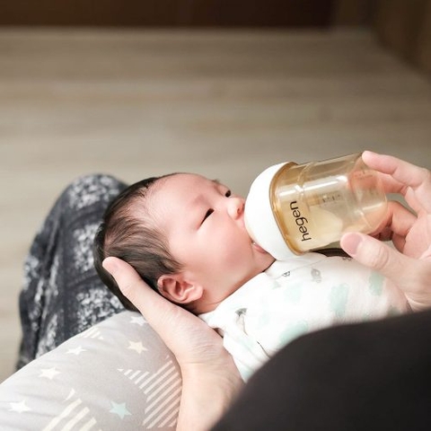 Bình sữa Hegen PPSU 150ml núm ti size S từ 1 – 3 tháng, White