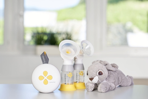 Máy hút sữa Medela Swing maxi Plus tích điện new / like new[BH 12 tháng]