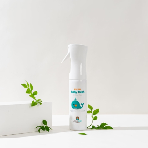 Xịt Khử Mùi Đa Năng Baby Fresh Cỡ To 300ml Chai 2025 – Xịt Khử Mùi Phòng Quần Áo Đồ Chơi Bé Sơ Sinh An Toàn Hương Tươi Mát Không Hóa Chất Độc Hại Chính Hãng Giá Rẻ