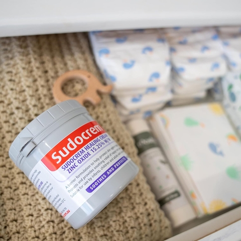 Kem Bôi Sudocrem 60g Cho Bé Bảo Vệ Da Ngăn Ngừa Hăm Tã 2026 – Kem Sudocrem Zinc Oxide 15.25% Dưỡng Ẩm Làm Dịu Da Khô Ngứa Hăm Tã Viêm Da Hăm Mông An Toàn Không Paraben Không Steroid Chính Hãng Ireland Giá Rẻ