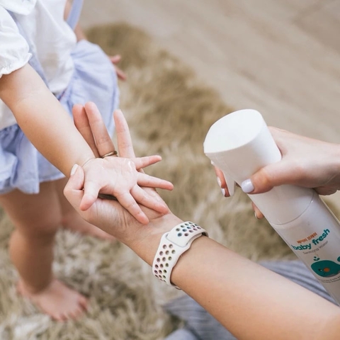 Xịt Khử Mùi Đa Năng Baby Fresh Cỡ Nhỏ 60ml Chai 2025 – Xịt Khử Mùi Phòng Quần Áo Đồ Chơi Bé Sơ Sinh An Toàn Hương Tươi Mát Không Hóa Chất Độc Hại Chính Hãng Giá Rẻ