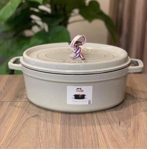 Nồi gang đúc Staub oval