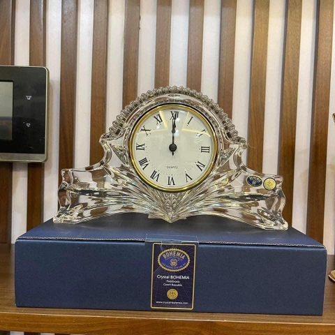 Đồng hồ pha lê để bàn Bohemia