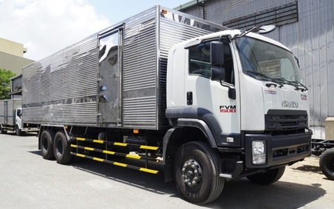 Isuzu FVM34TE4 15 tấn thùng kín