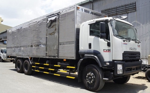 Isuzu FVM34WE4 15 tấn thùng kín