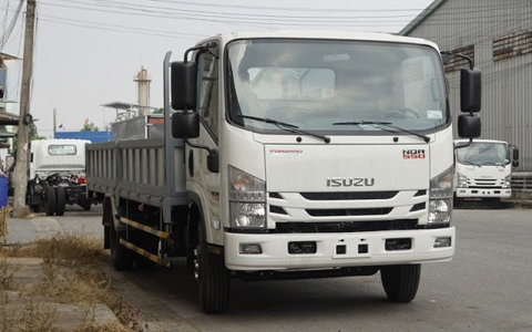 Isuzu NQR75ME4 5.5 tấn thùng lửng