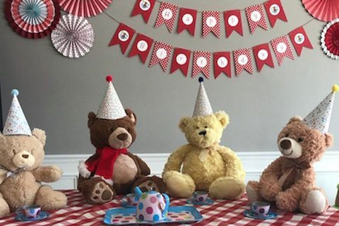 Tổ chức sinh nhật cho gấu bông