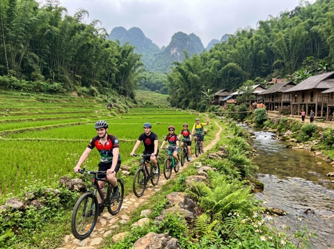 21 VIETNAM FAMILY CYCLING TOURS | HANOI-HO CHI MINH &MEKONG DELTA